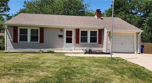 Photo of 7934 Hemlock St, Overland Park, KS 66204