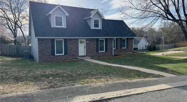 Photo of 806 Summit Rd, Knob Noster, MO 65336
