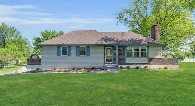 Photo of 7 Lakevue Dr, Gower, MO 64454