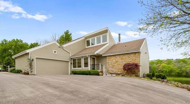 Photo of 8950 Edgerton Rd, De Soto, KS 66018