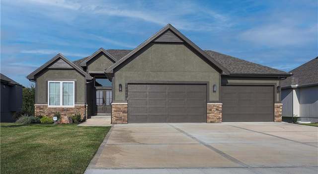 Photo of 18804 Deer Run St, Spring Hill, KS 66083