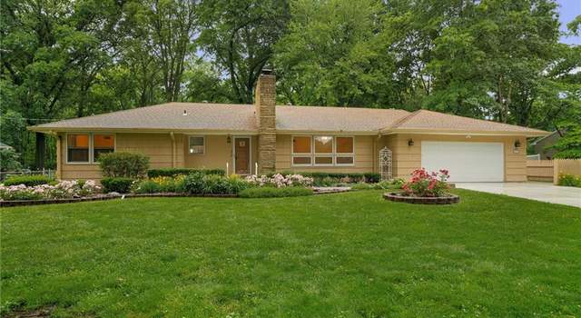 Photo of 6810 Glenwood St, Overland Park, KS 66204