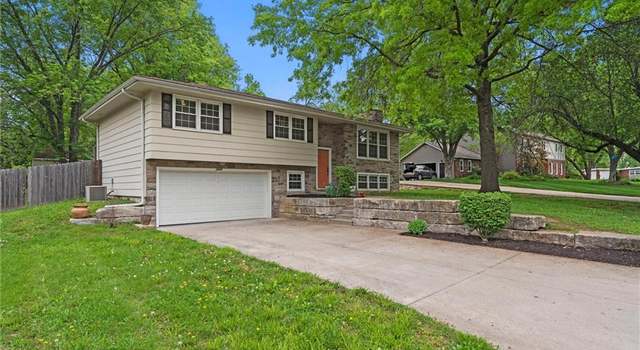 Photo of 1010 W 27th St, Lawrence, KS 66046