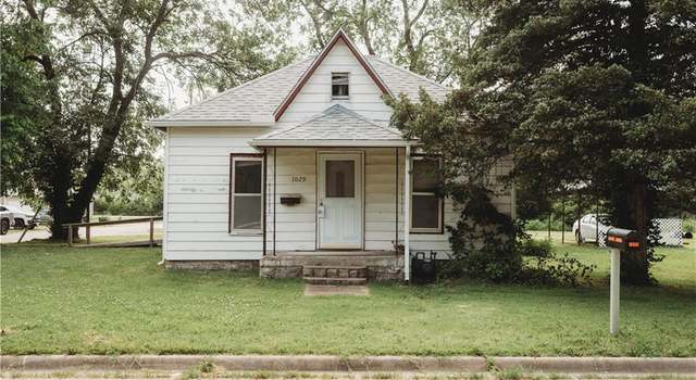 Photo of 1029 S Forest Ave, Chanute, KS 66720