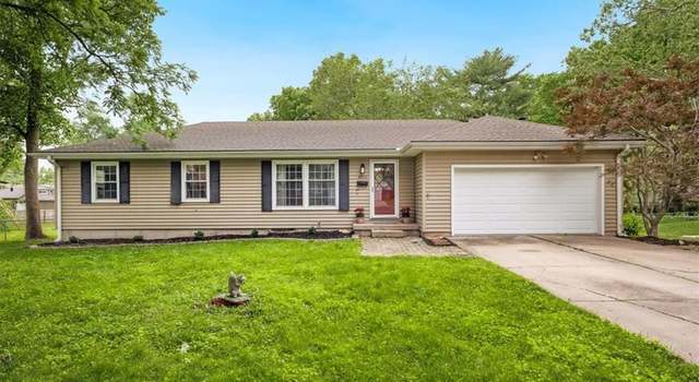 Photo of 8536 Russell St, Overland Park, KS 66212