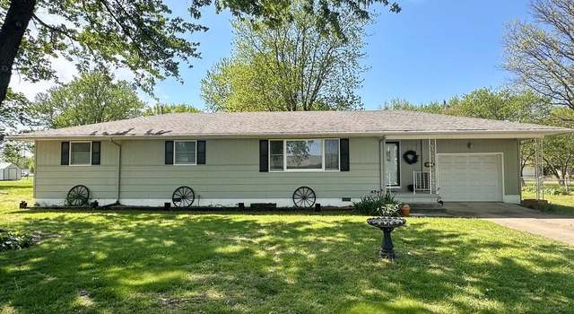 Photo of 1704 Witt Dr, El Dorado Springs, MO 64744