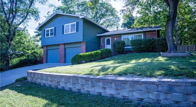 Photo of 1104 Crestline Dr, Lawrence, KS 66049
