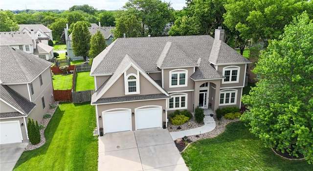 Photo of 3832 SW Boulder Dr, Lee's Summit, MO 64082