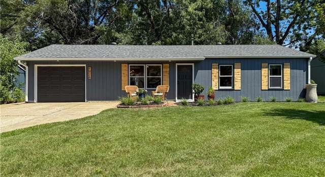 Photo of 1926 Maple Ln, Lawrence, KS 66046