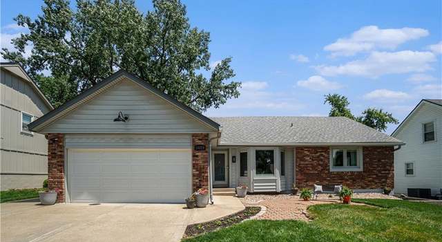 Photo of 10229 Gillette St, Lenexa, KS 66215