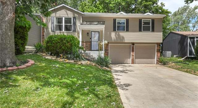 Photo of 12604 S Locust St, Olathe, KS 66062
