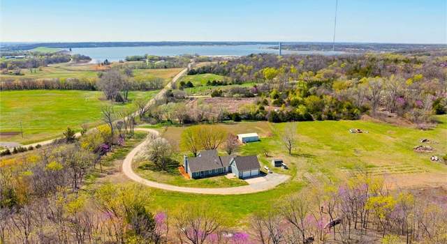 Photo of 11096 43rd St, Perry, KS 66073