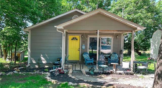 Photo of 21 Oak Crest Dr, Linn Valley, KS 66040