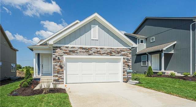 Photo of 8729 SW Brickell Dr, Blue Springs, MO 64064
