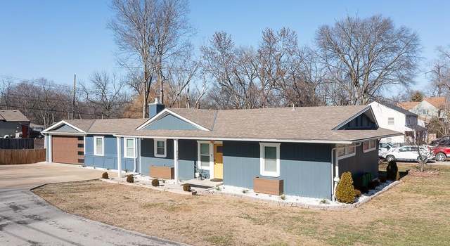 Photo of 8548 Grandview Ln, Overland Park, KS 66212