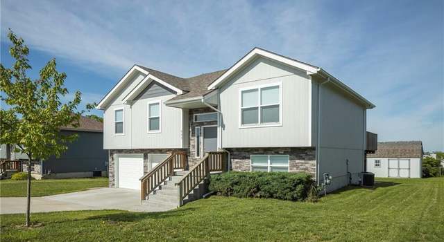 Photo of 605 Carr St, Knob Noster, MO 65336
