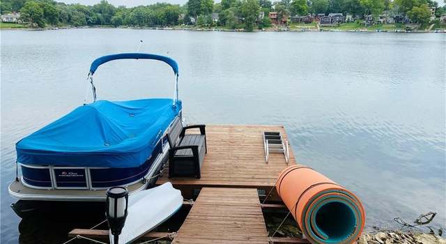 Photo of 1048 NW South Shore Dr, Lake Waukomis, MO 64151
