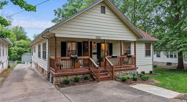 Photo of 2521 W 47th Ter, Westwood, KS 66205