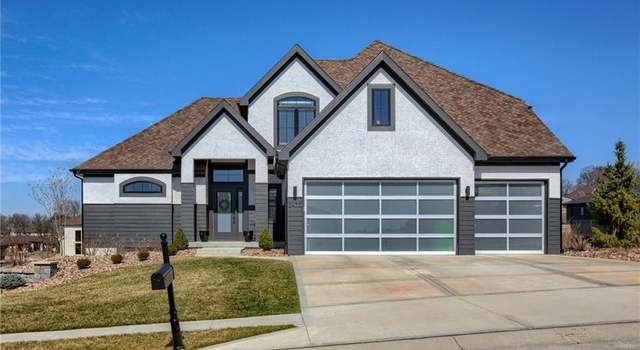 Photo of 2470 NW Riverview Dr, Riverside, MO 64150