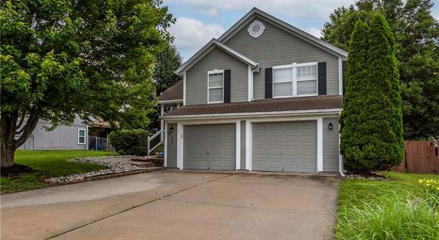 Photo of 113 N Oxford Dr, Raymore, MO 64083