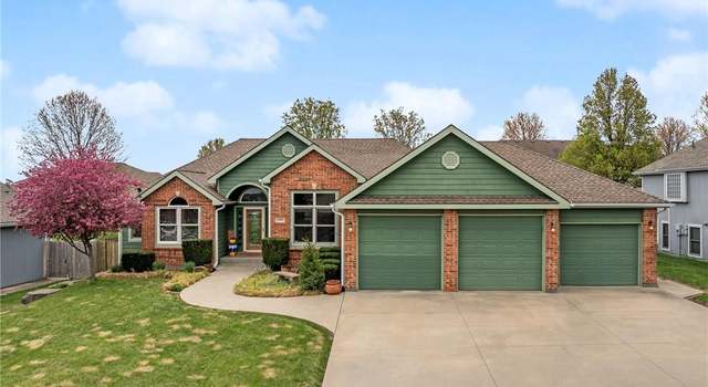 Photo of 16011 Cedar St, Basehor, KS 66007