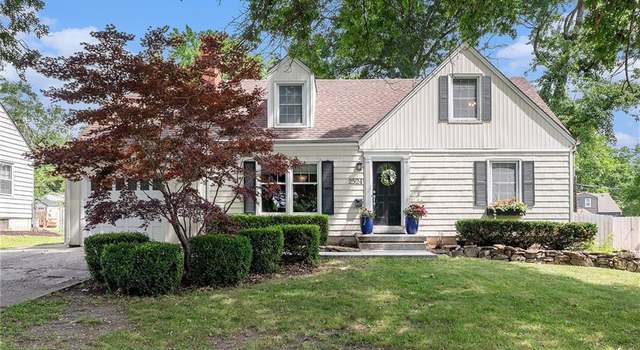 Photo of 2524 Somerset Dr, Prairie Village, KS 66206