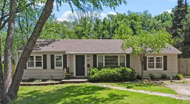 Photo of 215 E 96th St, Kansas City, MO 64114