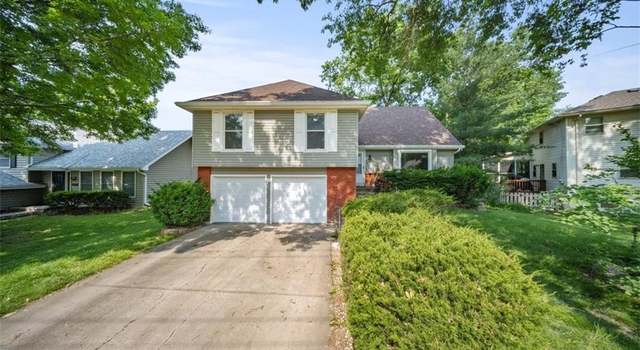 Photo of 10052 Rosehill Rd, Lenexa, KS 66215