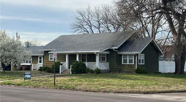 Photo of 304 N Buckeye St, Iola, KS 66749