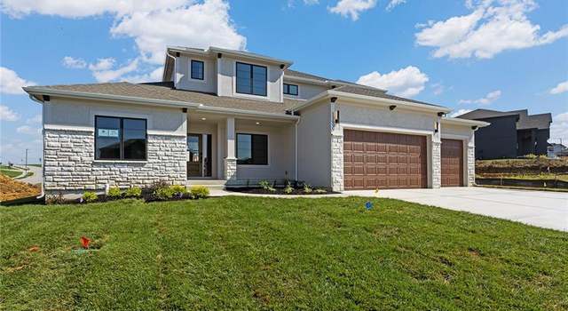 Property at 13600 NE 114th Pl, Kearney, MO 64060, 4 beds, 3.5 baths