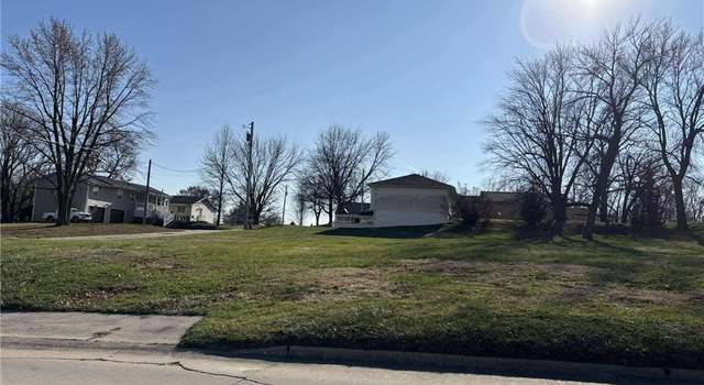 Photo of 502 S Charles St, Maryville, MO 64468