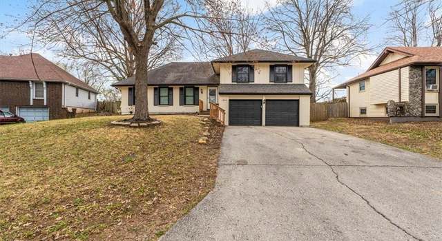 Photo of 1504 SW Morningside Dr, Blue Springs, MO 64018