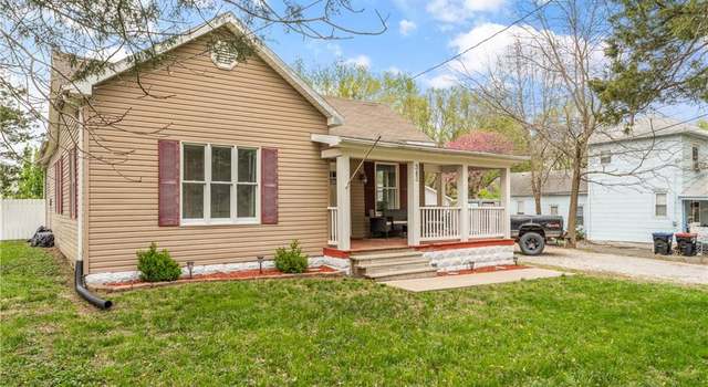 Photo of 343 E Market St, Warrensburg, MO 64093