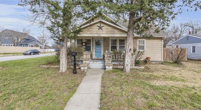 Photo of 240 N Blake St, Olathe, KS 66061