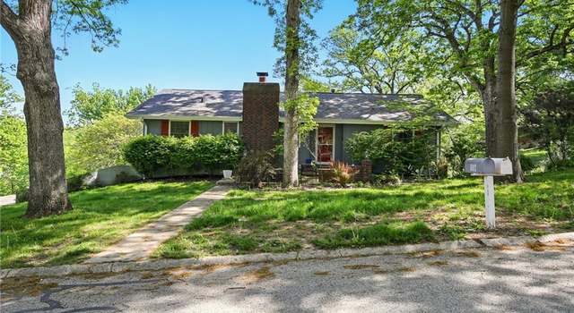 Photo of 802 High Dr, Excelsior Springs, MO 64024