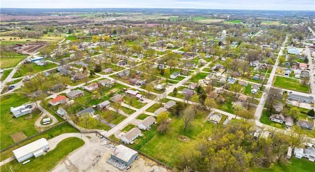 Photo of 405 E 7th St, Cameron, MO 64429