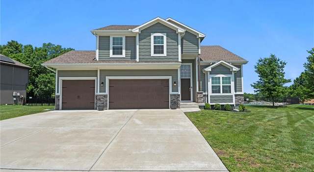 Photo of 12004 Centennial St, Peculiar, MO 64078