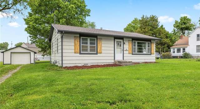 Photo of 902 S Oakland St, Harrisonville, MO 64701