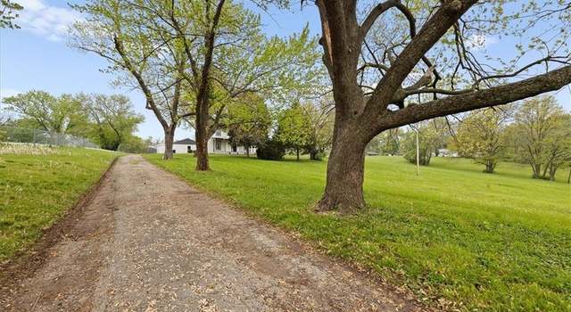 Photo of 8025 E 57th St, Kansas City, MO 64129