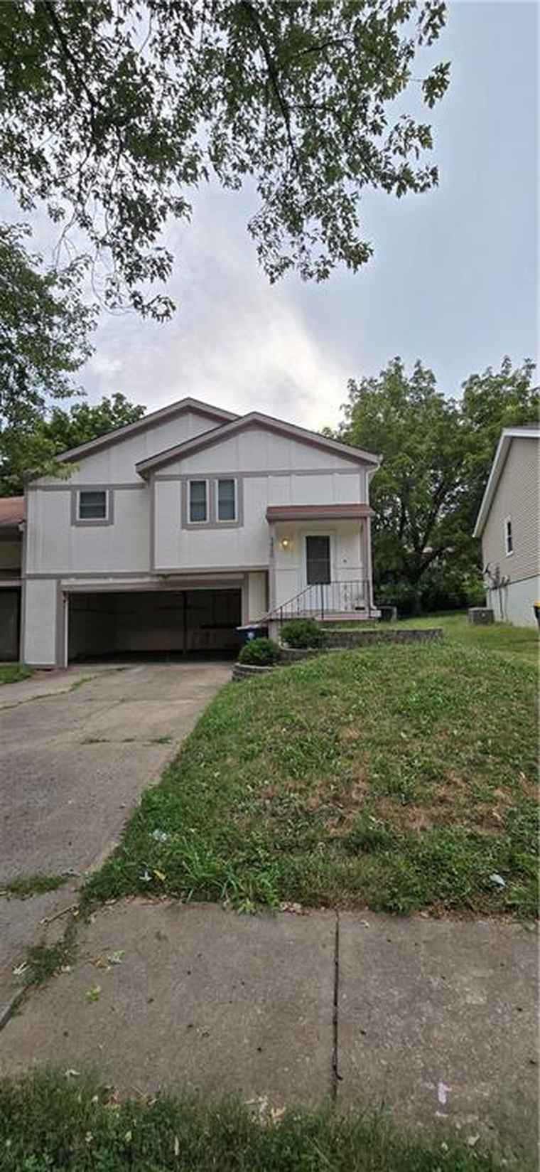 Photo of 6822 N Fisk Ave Kansas City, MO 64151