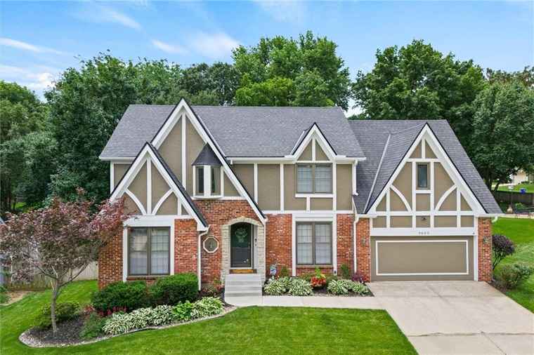 Photo of 9805 W 121st Ter Overland Park, KS 66213