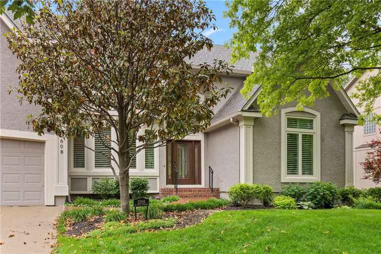 Photo of 12608 W 130th Ter Overland Park, KS 66213