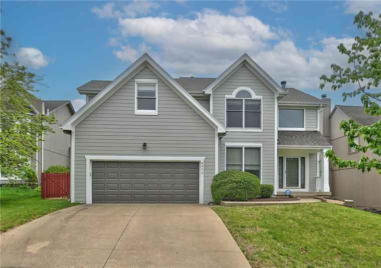 Photo of 8015 W 144th Ter Overland Park, KS 66223