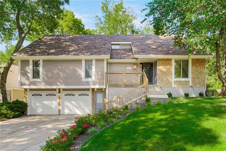 Photo of 1600 NE 98th St Kansas City, MO 64155