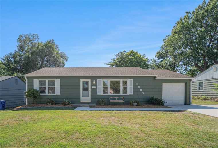Photo of 9000 Hardy St Overland Park, KS 66212