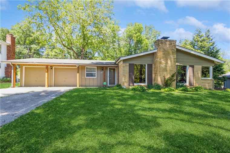 Photo of 5832 W 87th Ter Overland Park, KS 66207