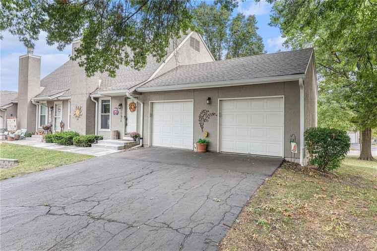 Photo of 12315 W 107th Ter Overland Park, KS 66210