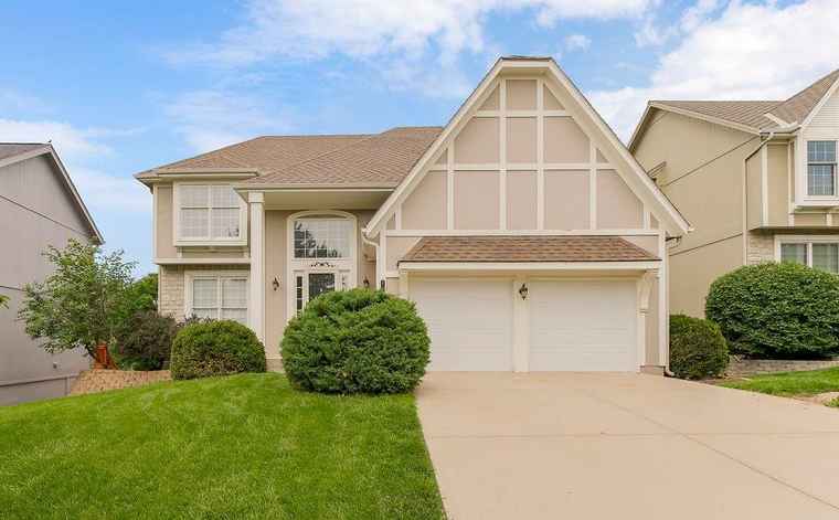 Photo of 8110 W 144th Pl Overland Park, KS 66223