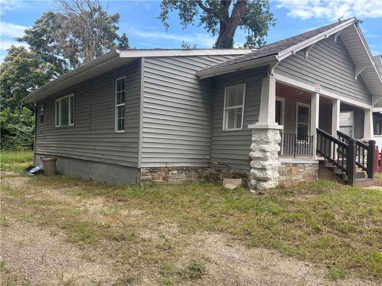 Photo of 2642 Norton Ave Kansas City, MO 64127
