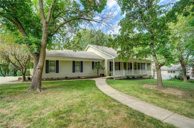 1137 Guinevere Dr Liberty Mo 64068 Mls 2131229 Redfin